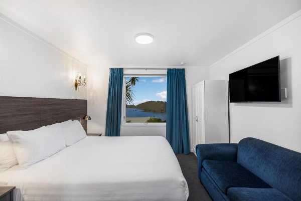 Colonial Village Motel Main image